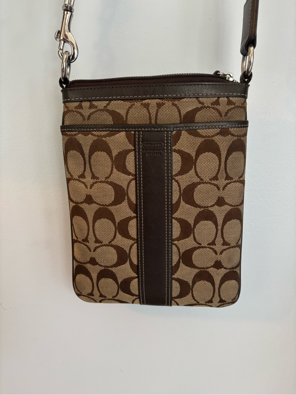 Coach signature swing back Brown/Tan  Crossbody Sling